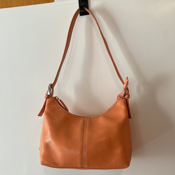 NINE & COMPANY Small Orange Zip Close Shoulder Bag - Picture 2 of 16